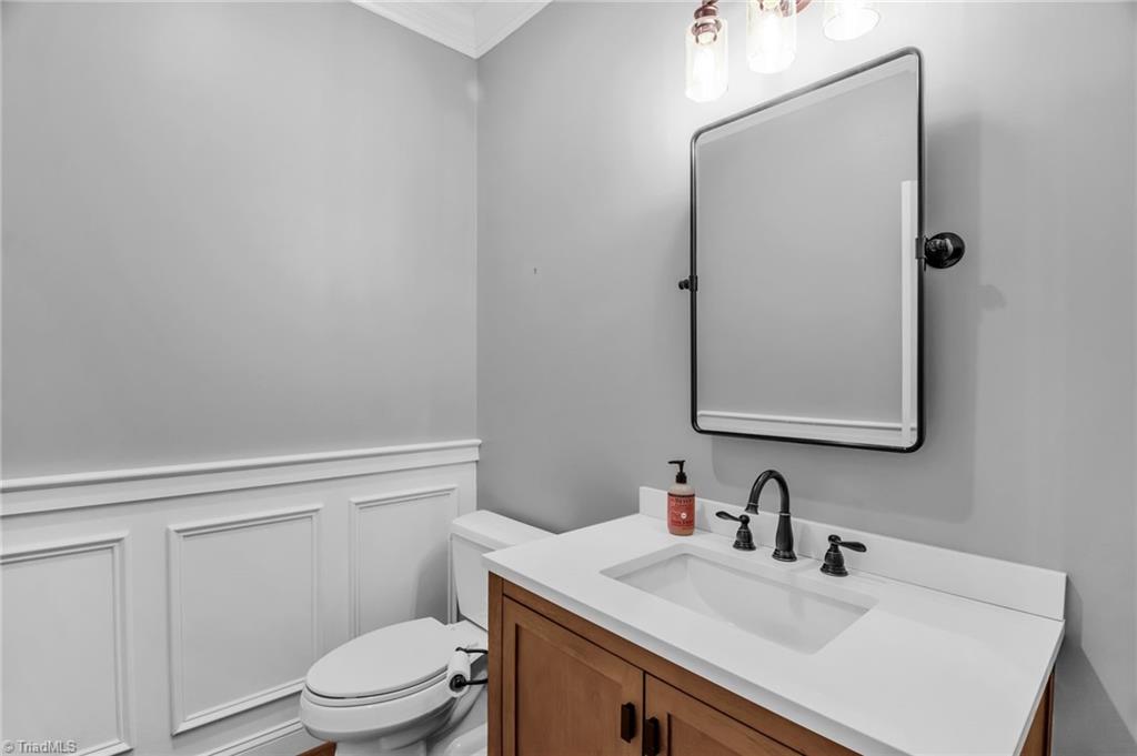 904 Ridge Gate Drive