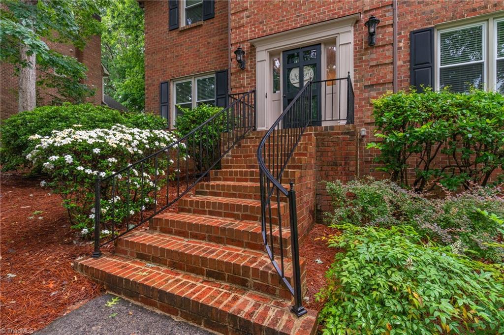 904 Ridge Gate Drive