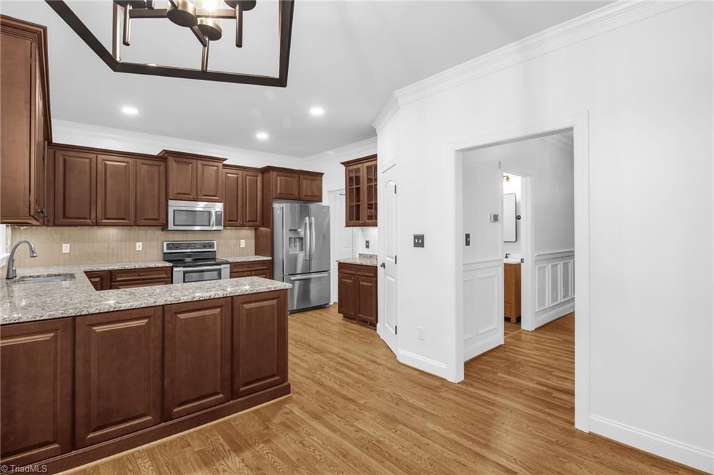 904 Ridge Gate Drive