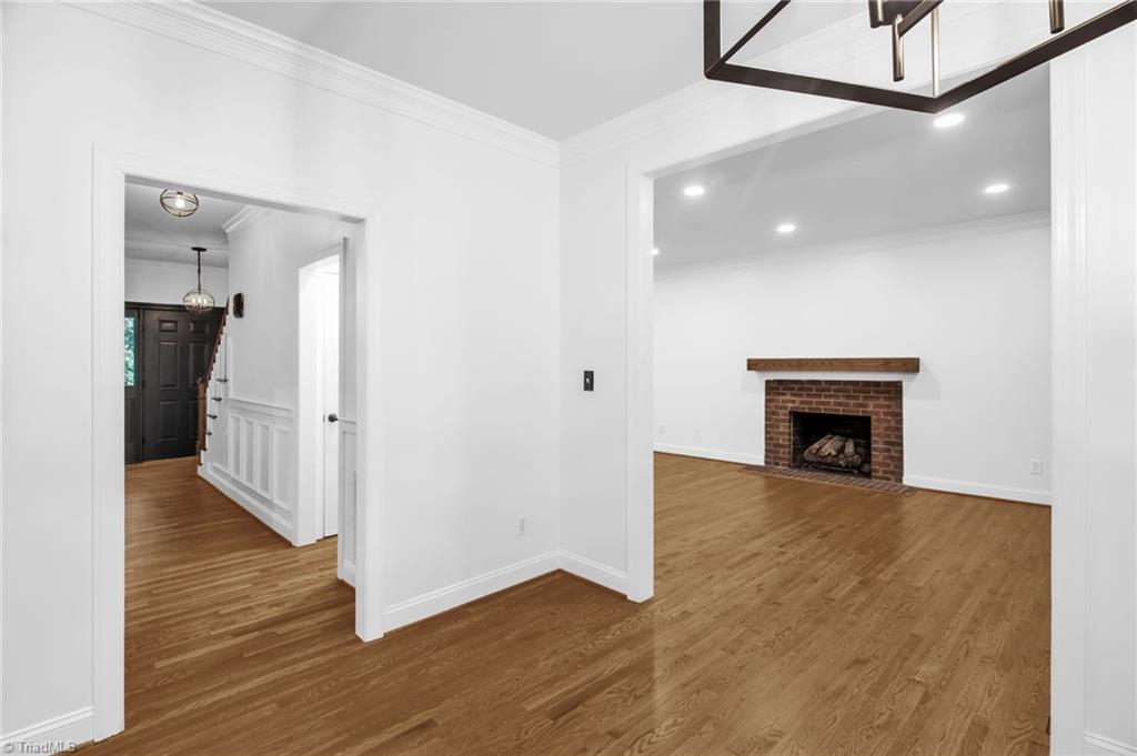 904 Ridge Gate Drive