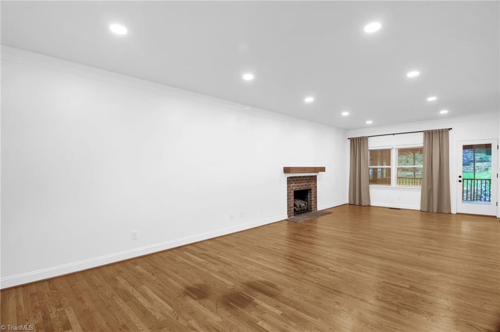 904 Ridge Gate Drive