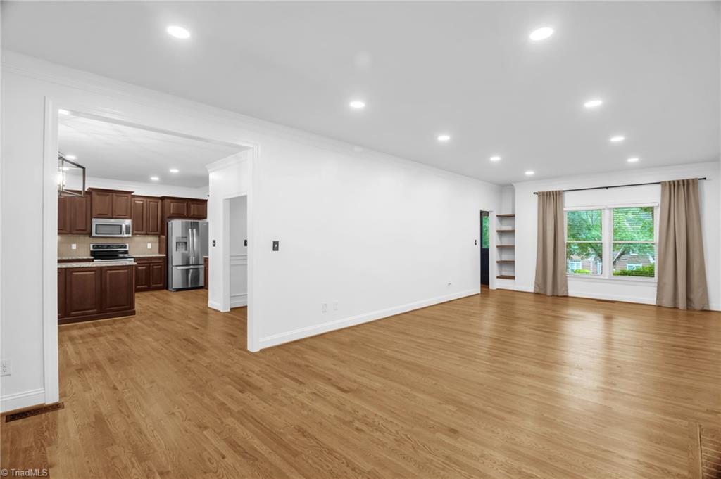 904 Ridge Gate Drive