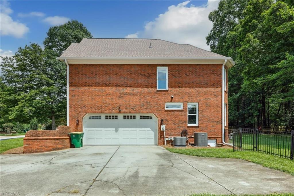 6620 Village Brook Trail