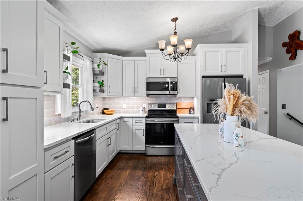 6165 Vienna Dozier Road