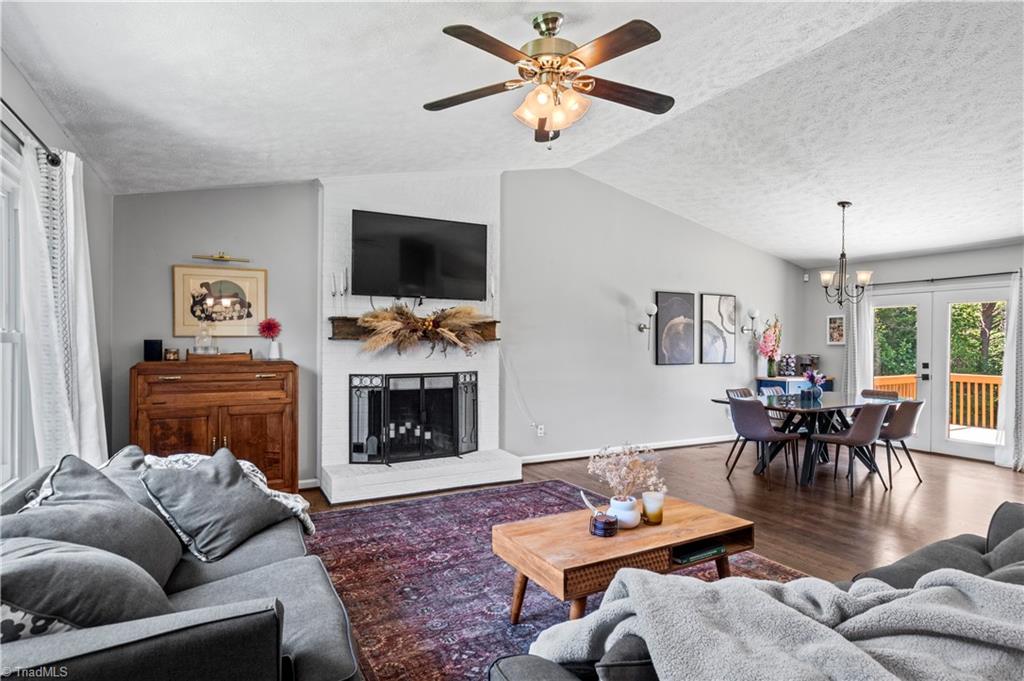 6165 Vienna Dozier Road