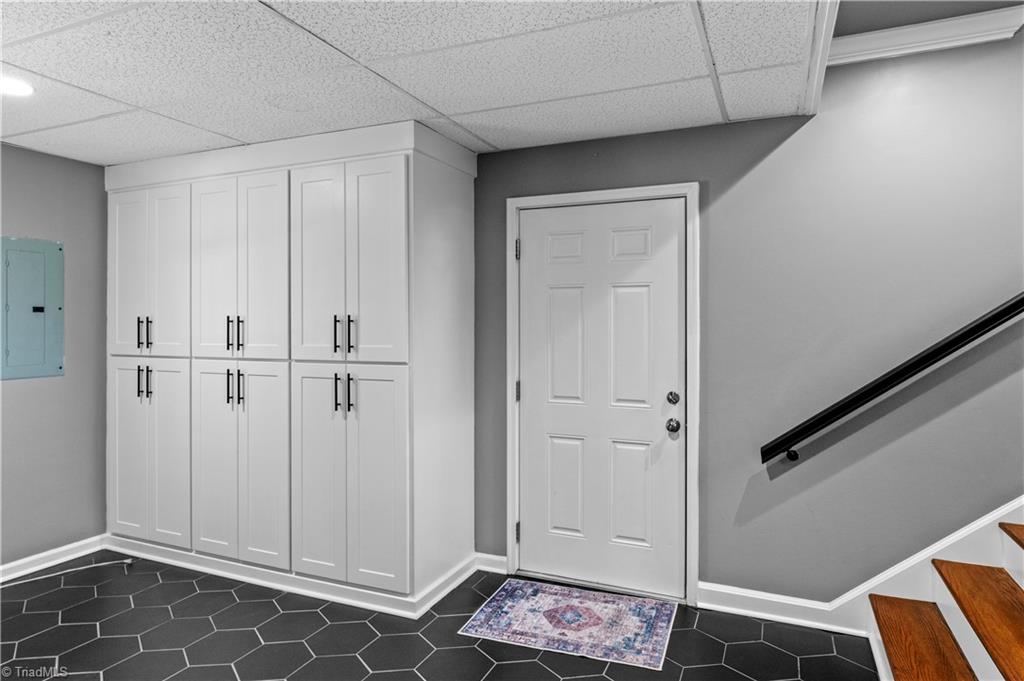 6165 Vienna Dozier Road