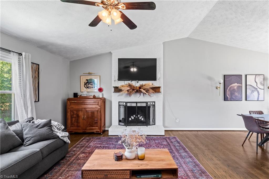 6165 Vienna Dozier Road