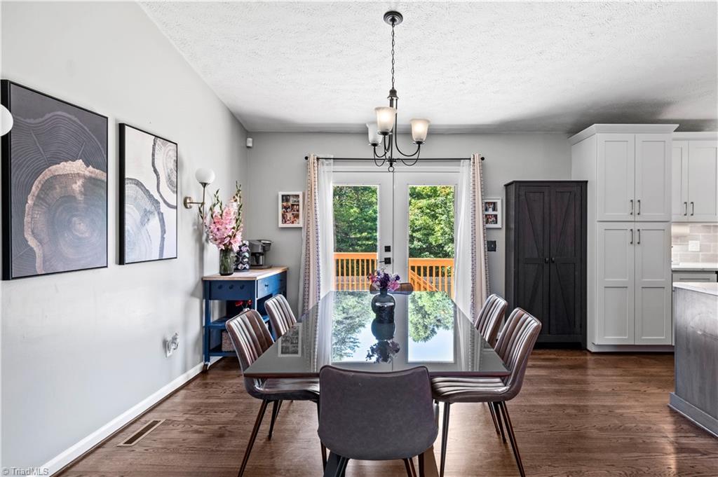 6165 Vienna Dozier Road