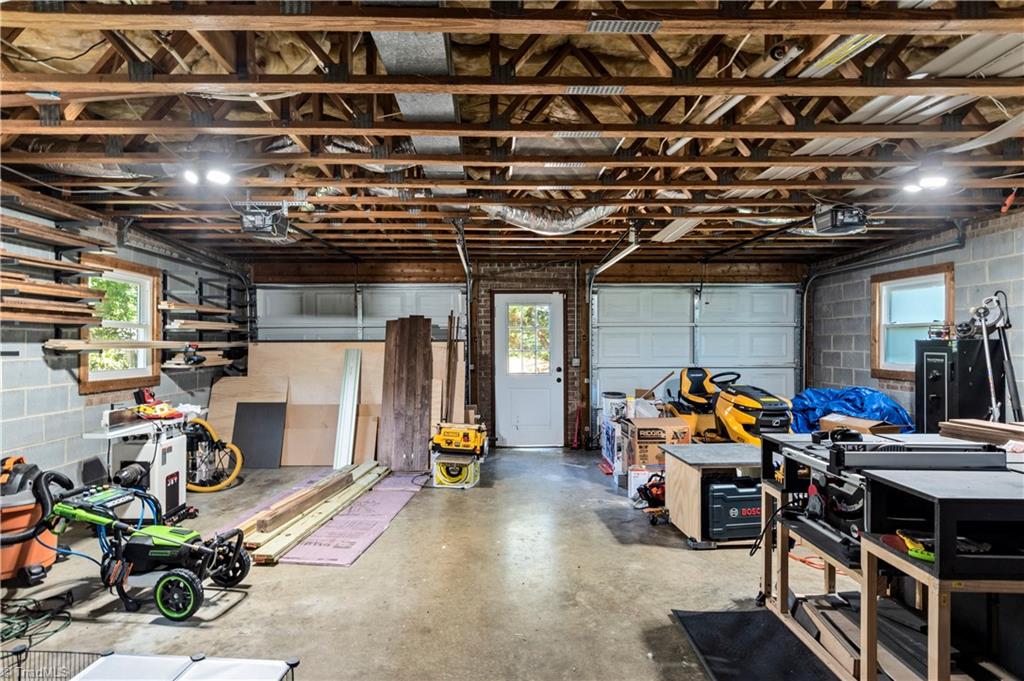 6165 Vienna Dozier Road