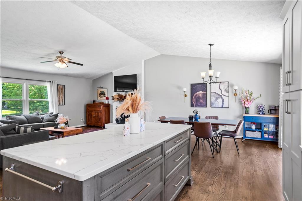 6165 Vienna Dozier Road