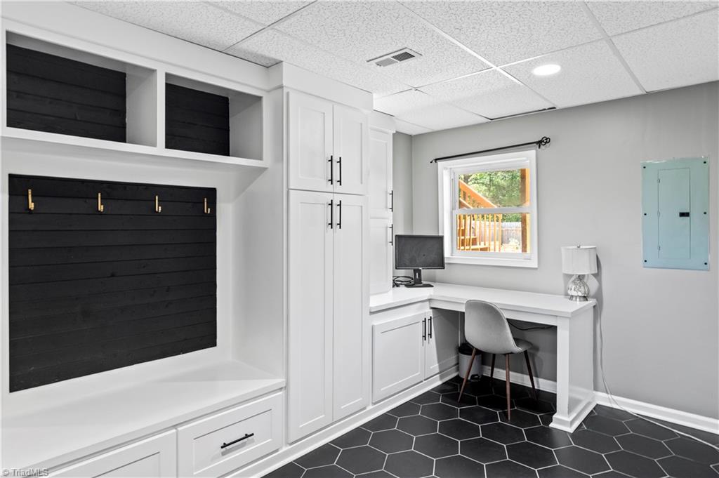 6165 Vienna Dozier Road