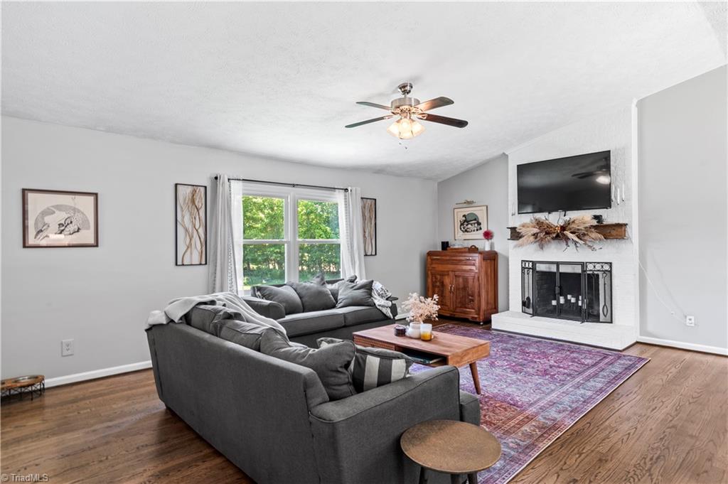 6165 Vienna Dozier Road