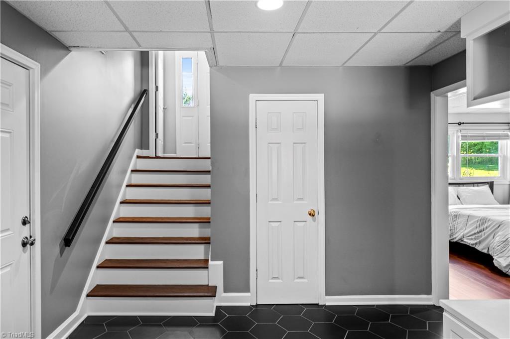 6165 Vienna Dozier Road