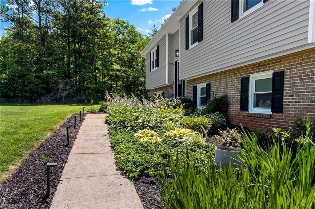 6165 Vienna Dozier Road