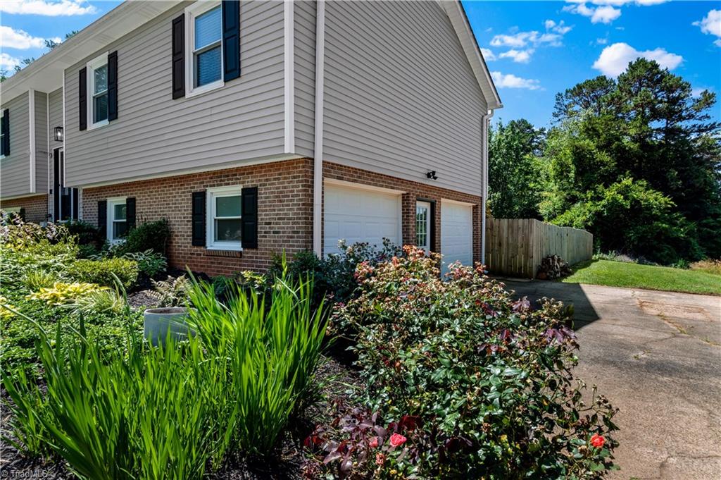 6165 Vienna Dozier Road