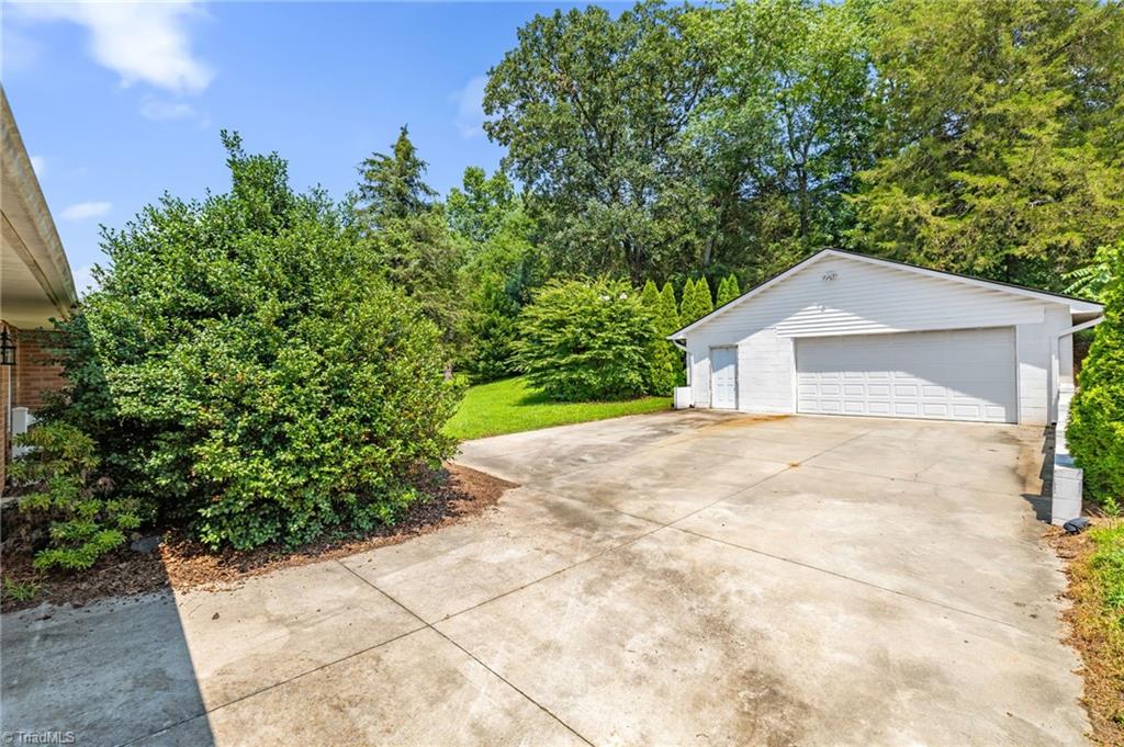 4943 Leinbach Drive, Winston-Salem