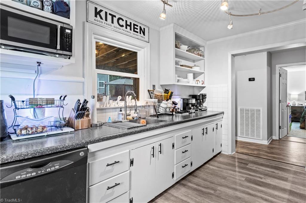 4855 Fleetwood Circle, Winston-Salem