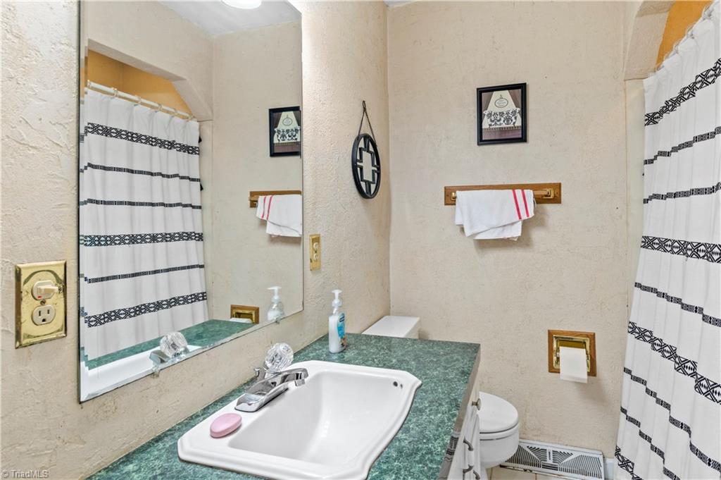 826 Meadowbrook Drive