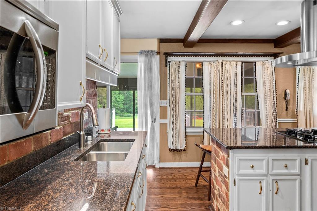 826 Meadowbrook Drive