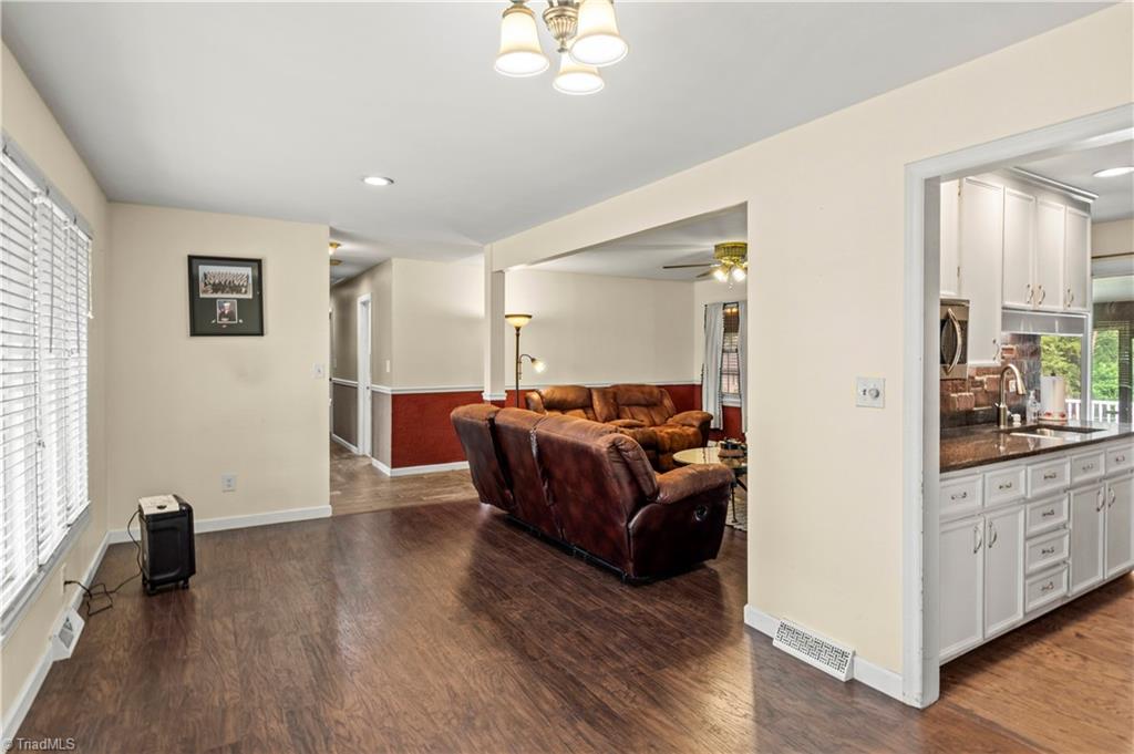 826 Meadowbrook Drive