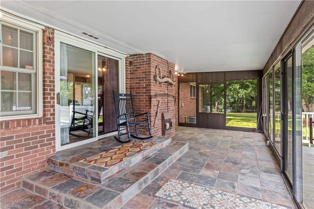 826 Meadowbrook Drive