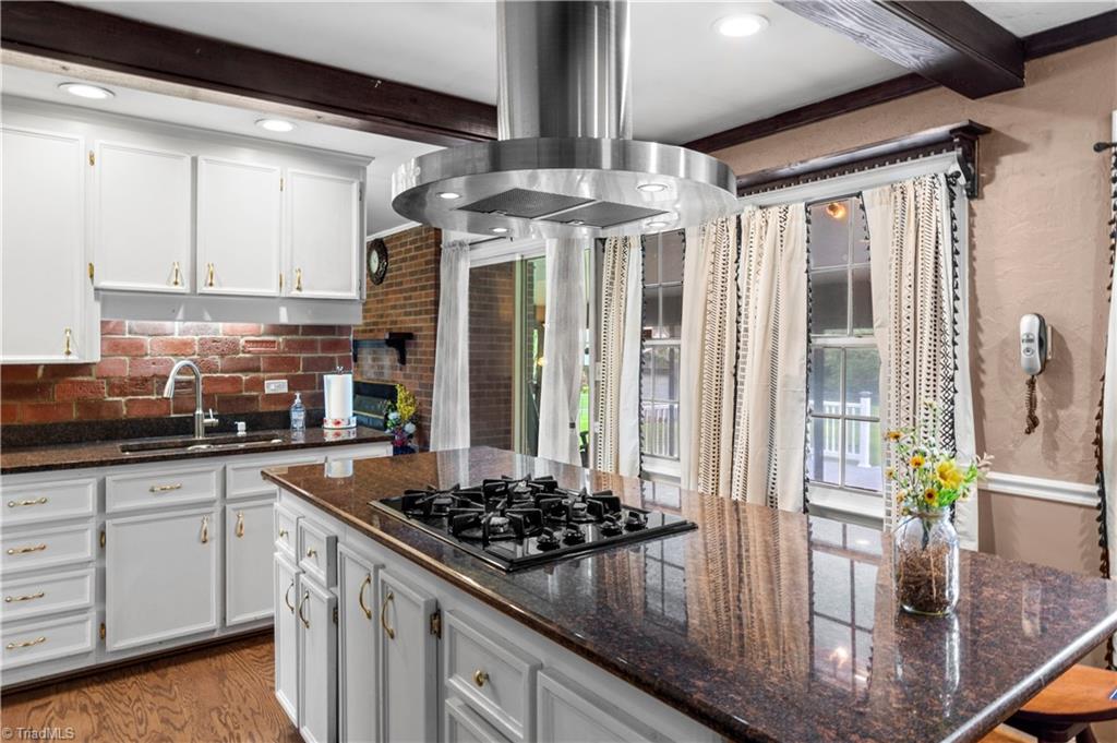 826 Meadowbrook Drive