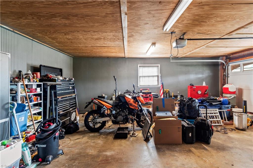 826 Meadowbrook Drive