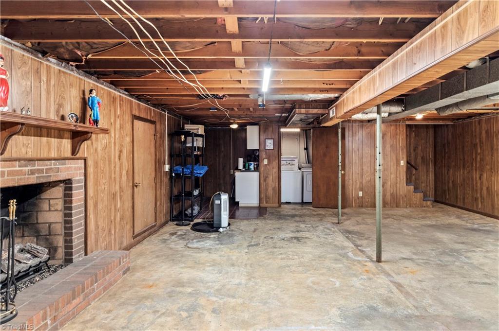 826 Meadowbrook Drive