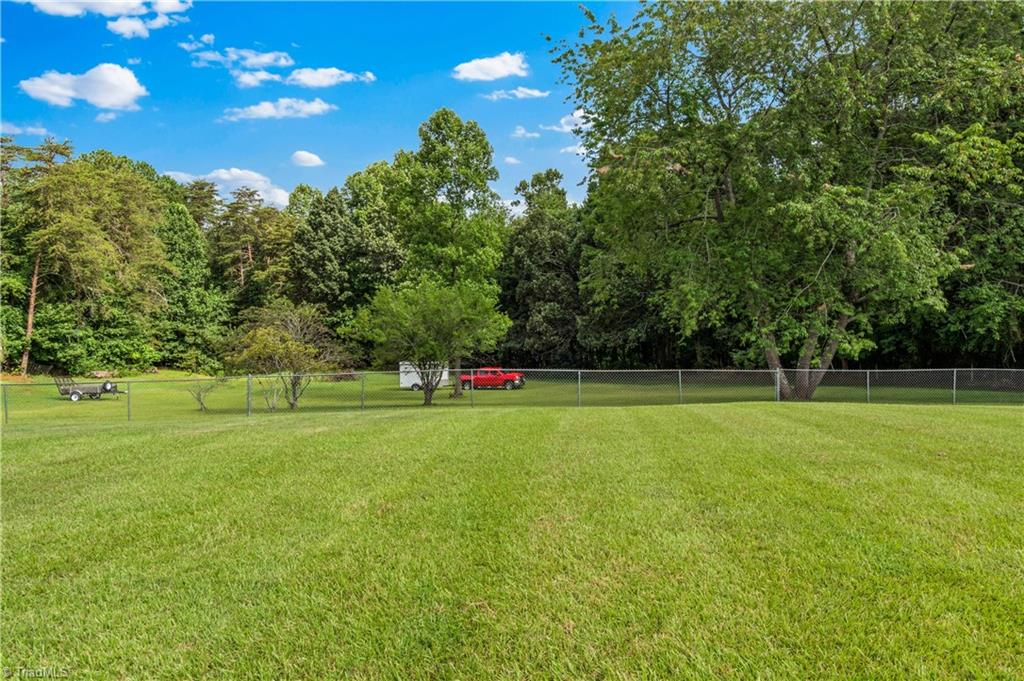 826 Meadowbrook Drive