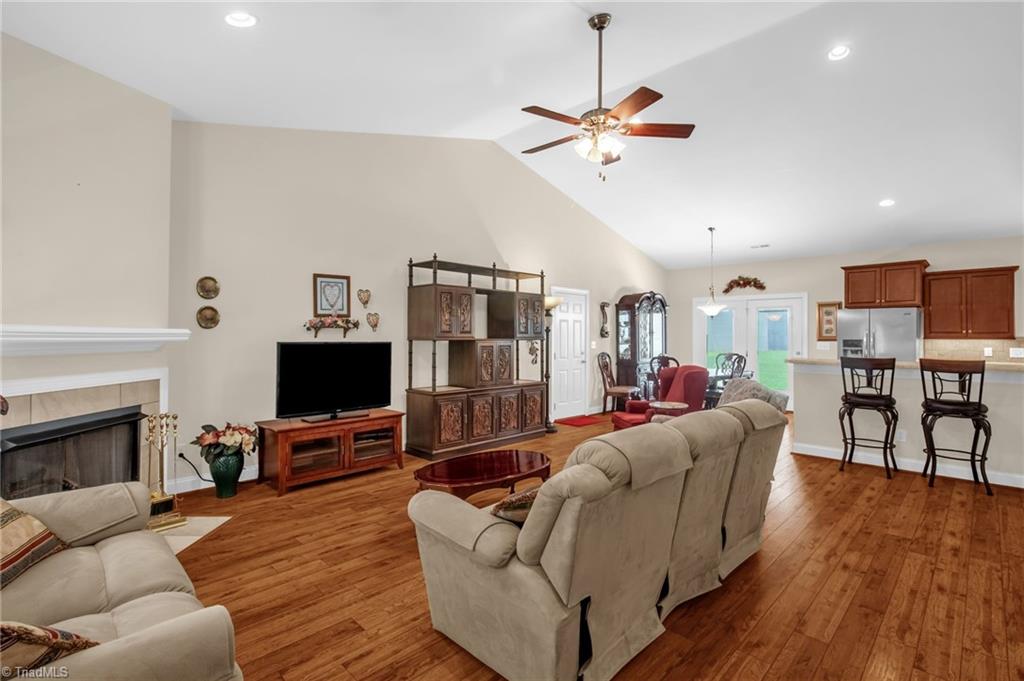 738 Korner Rock Road