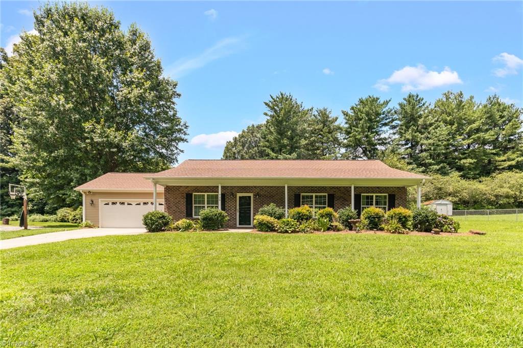 738 Korner Rock Road