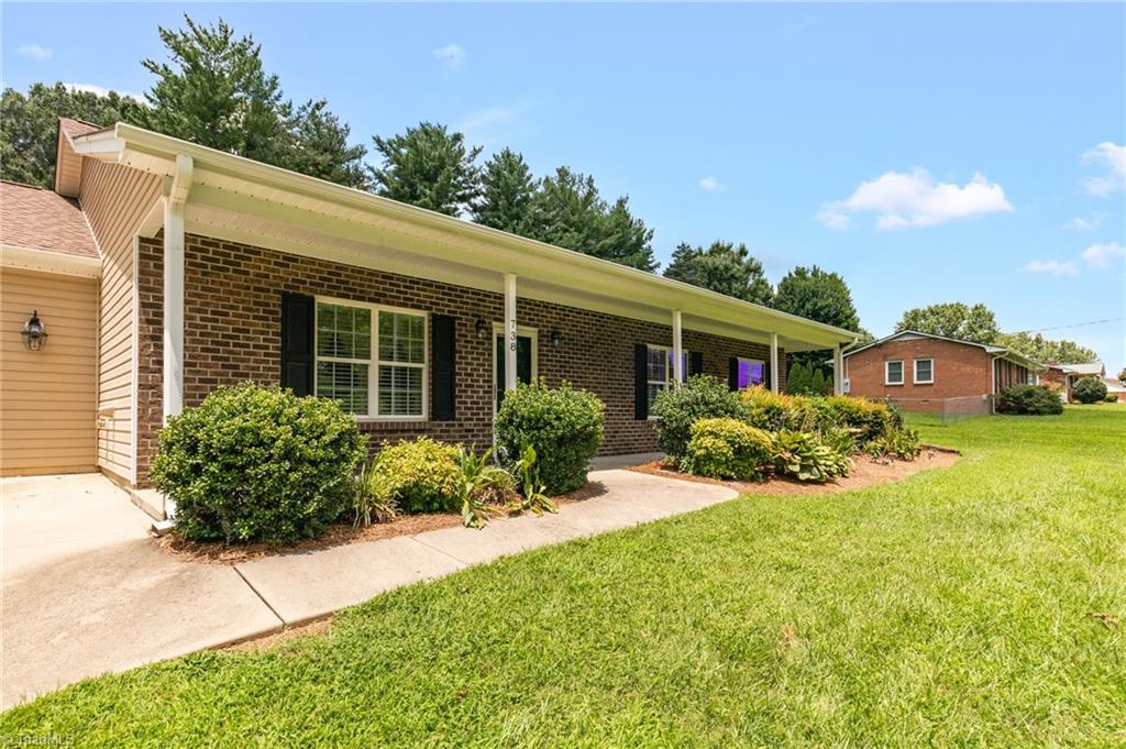 738 Korner Rock Road