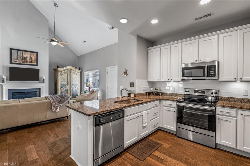 211 Hawks Nest Circle