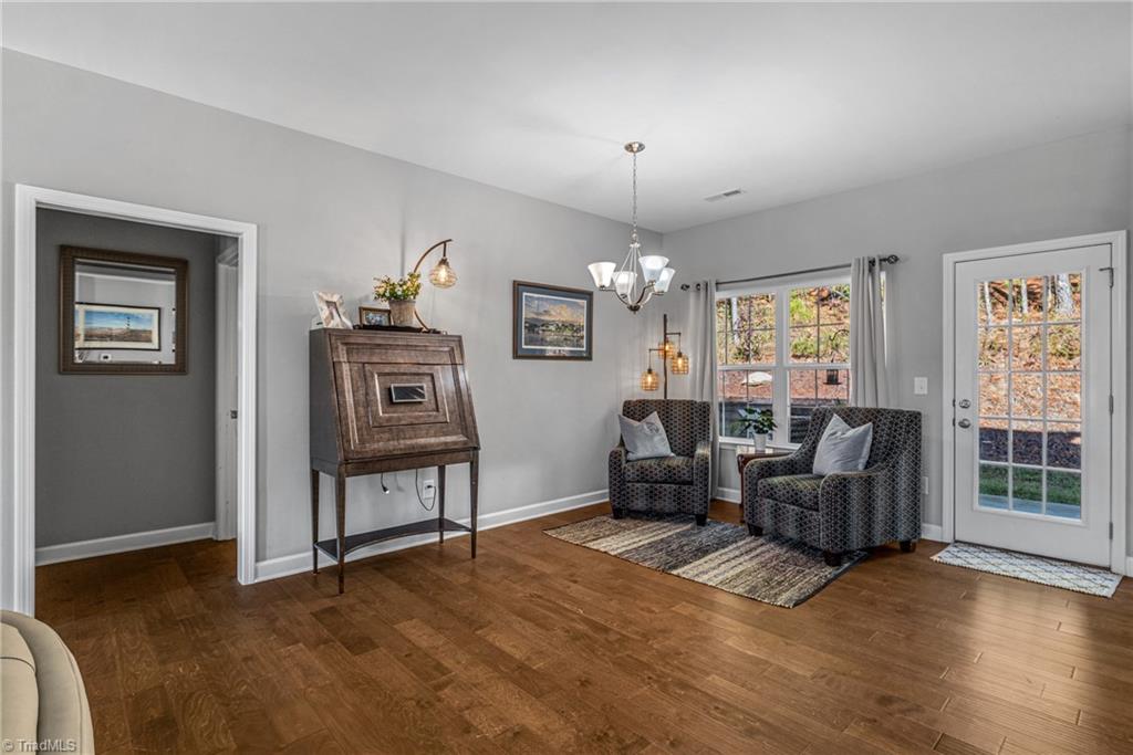 211 Hawks Nest Circle