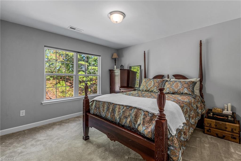 211 Hawks Nest Circle