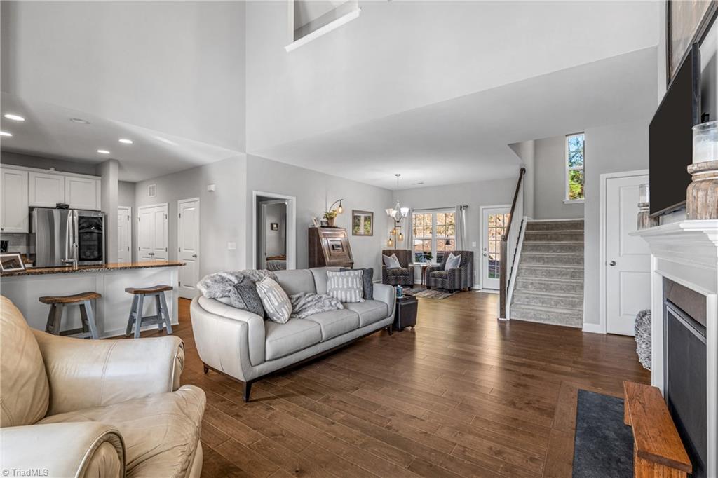 211 Hawks Nest Circle