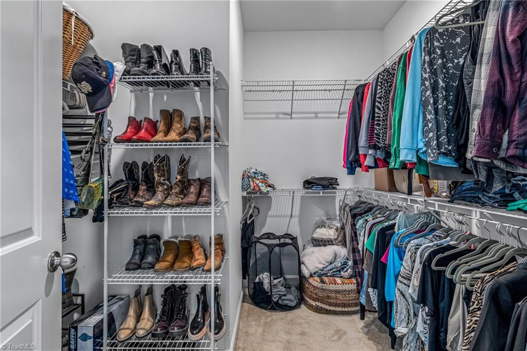 211 Hawks Nest Circle