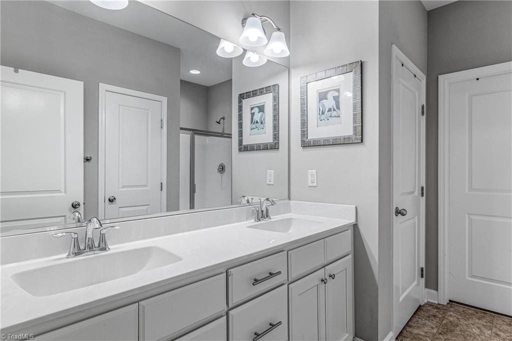 211 Hawks Nest Circle