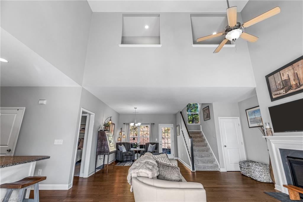 211 Hawks Nest Circle