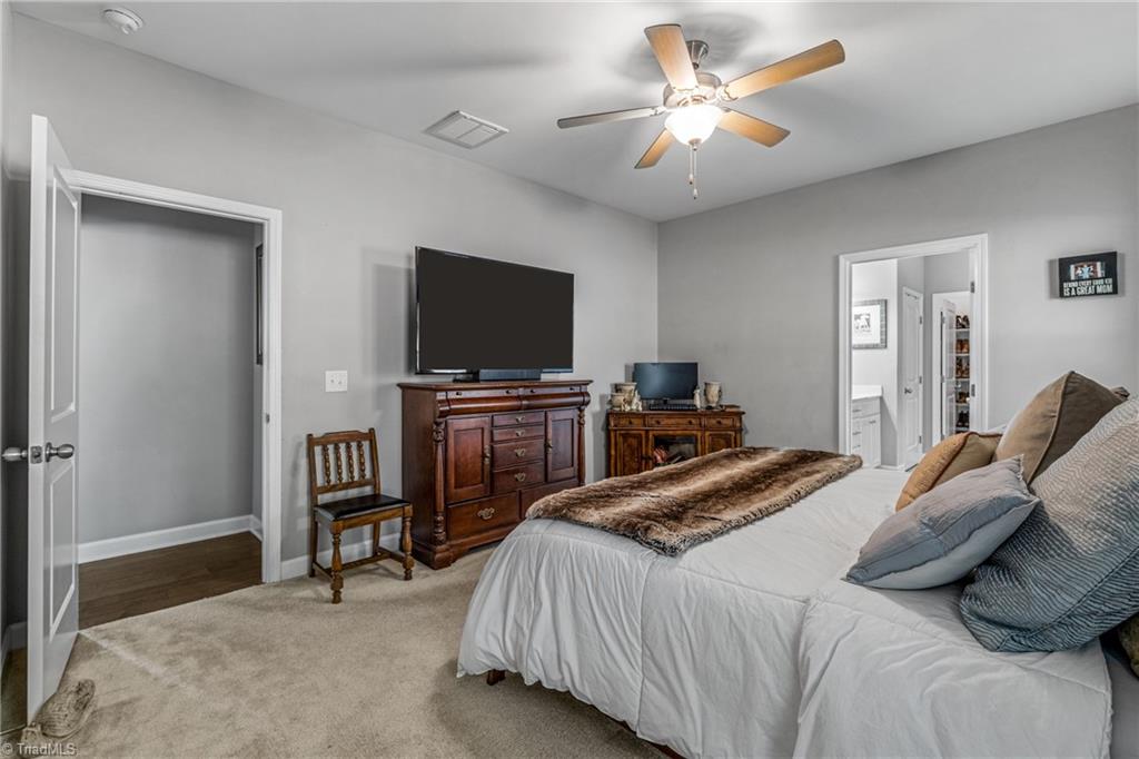 211 Hawks Nest Circle