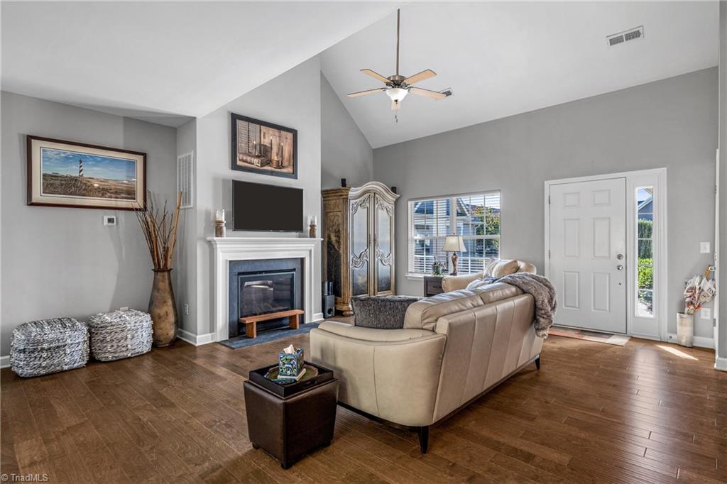 211 Hawks Nest Circle