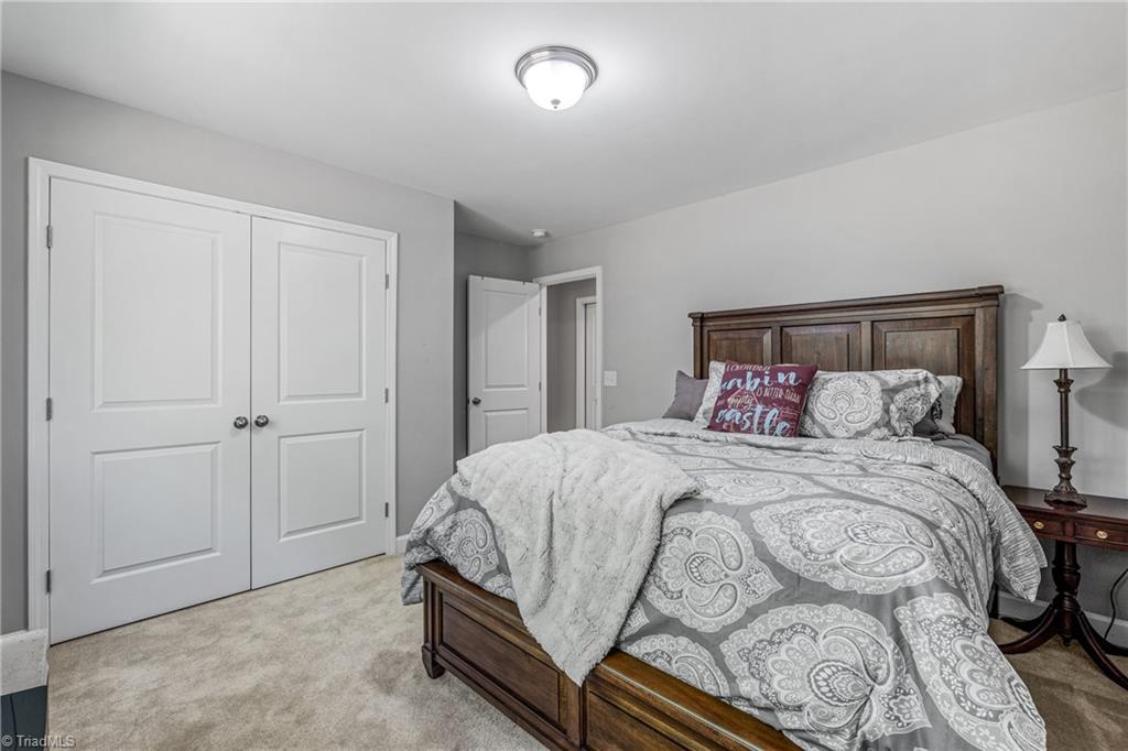 211 Hawks Nest Circle