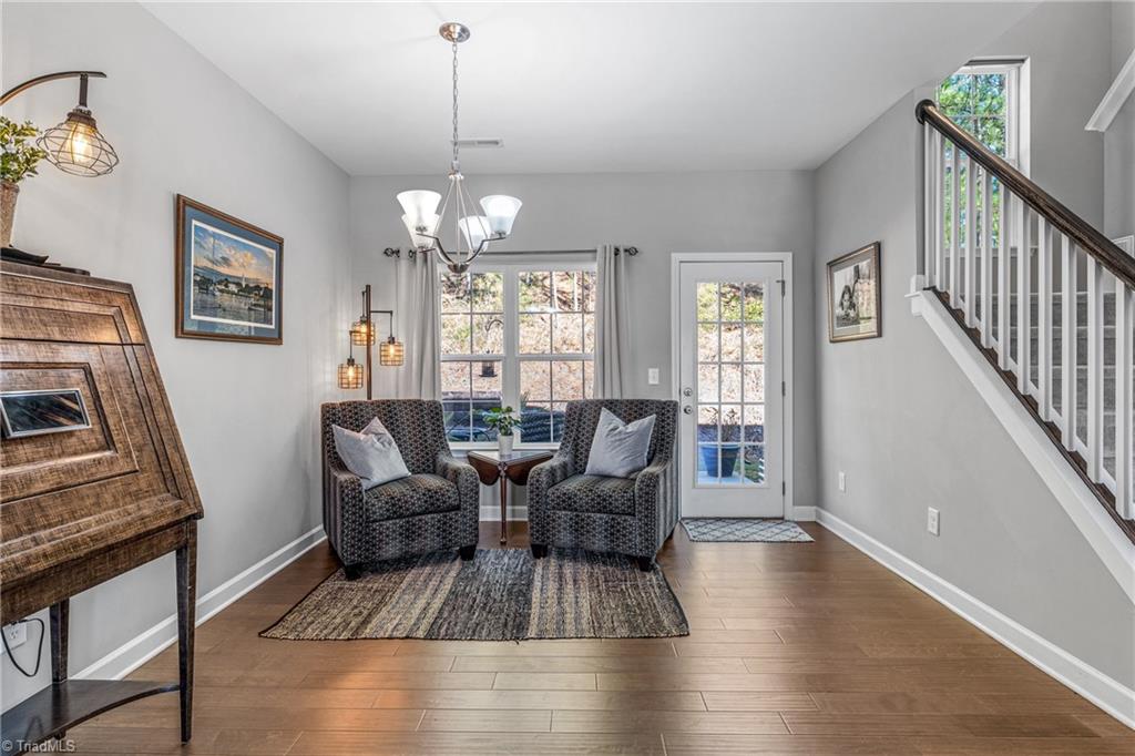 211 Hawks Nest Circle