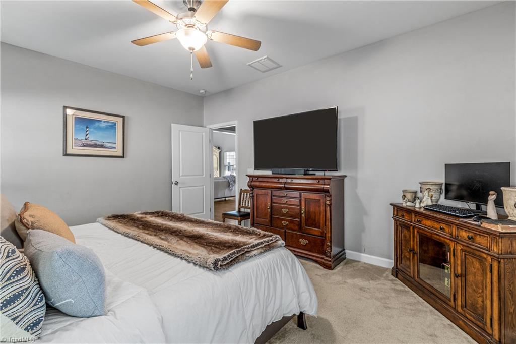 211 Hawks Nest Circle