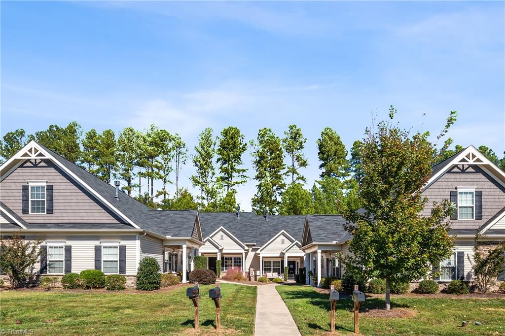 211 Hawks Nest Circle