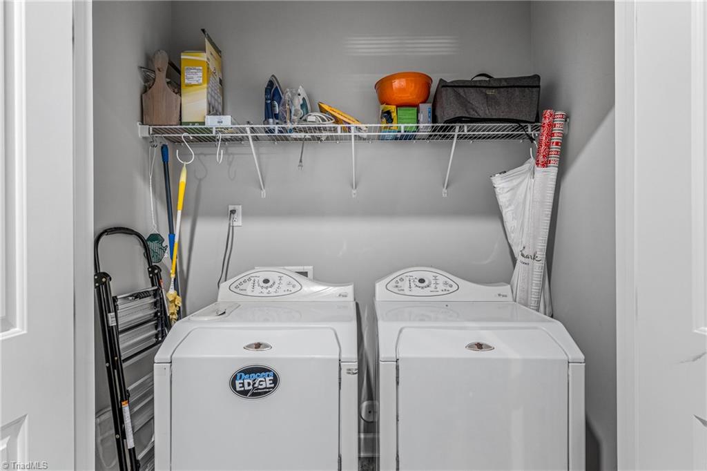 211 Hawks Nest Circle