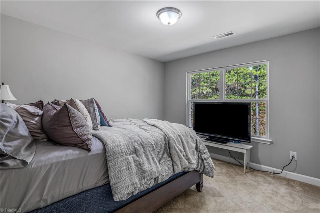 211 Hawks Nest Circle