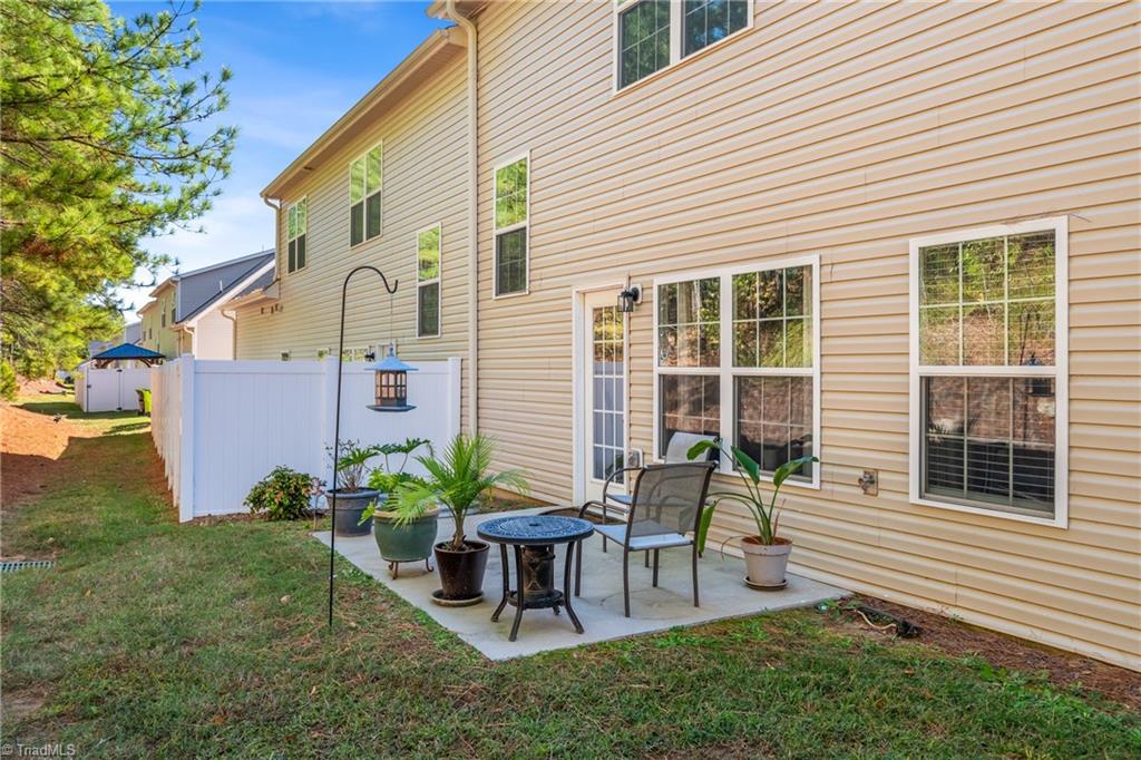 211 Hawks Nest Circle