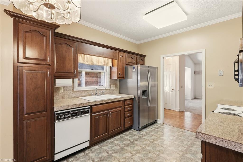 743 Polo Oaks Drive, Winston-Salem