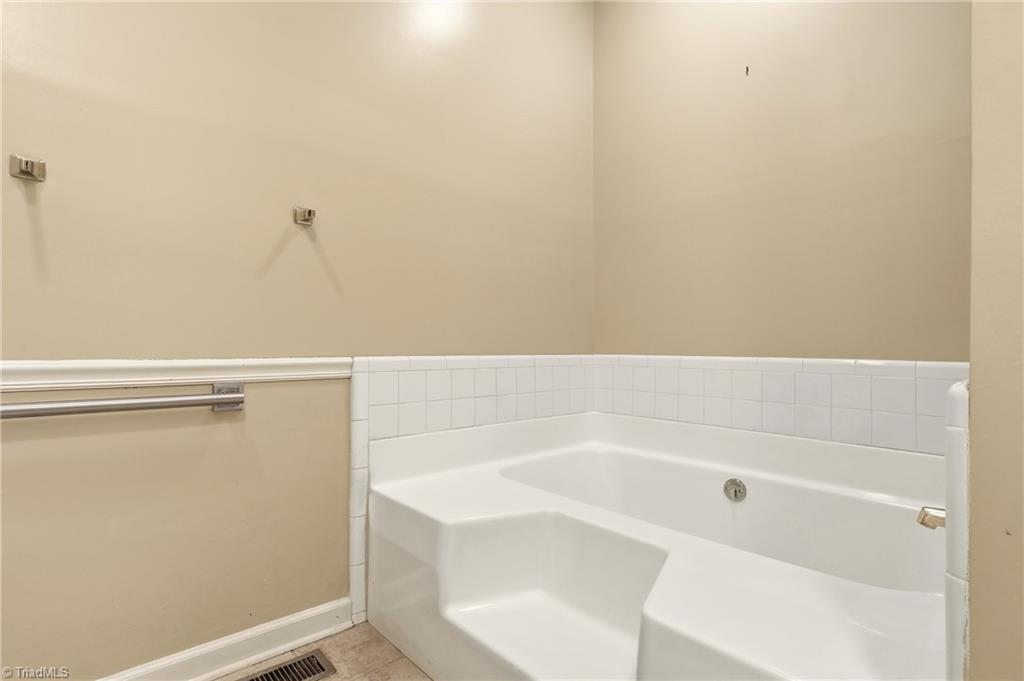 743 Polo Oaks Drive, Winston-Salem